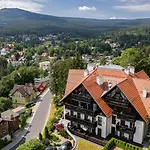 Panorama Gor - Centrum Miasta Z Widokiem Na Szrenice *
