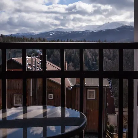 Panorama Gor - Centrum Miasta Z Widokiem Na Szrenice